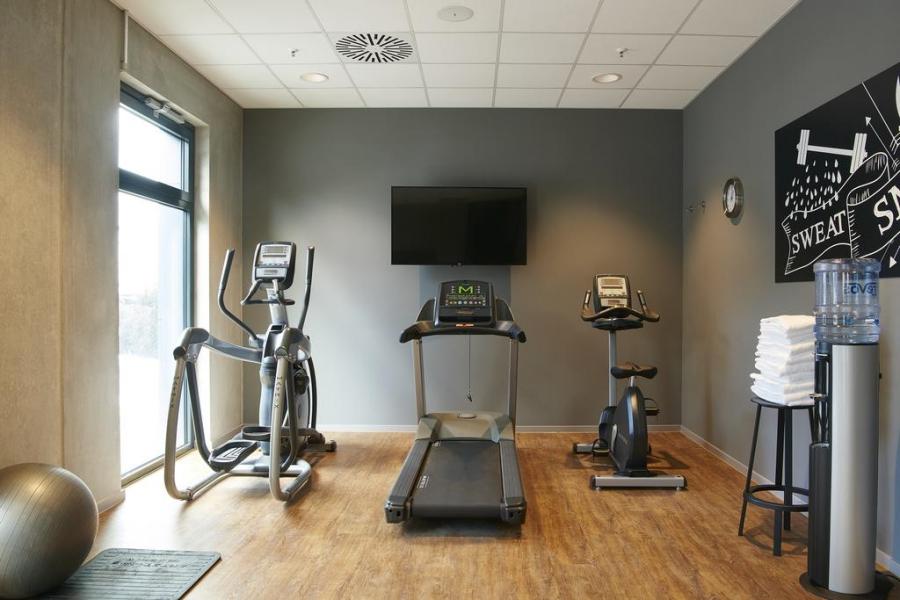 Moxy Frankfurt Airport Ξενοδοχείο Φραγκφούρτη Εξωτερικό φωτογραφία